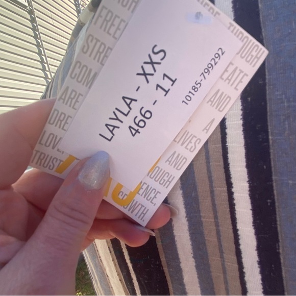 Cute blouse - Picture 3 of 3